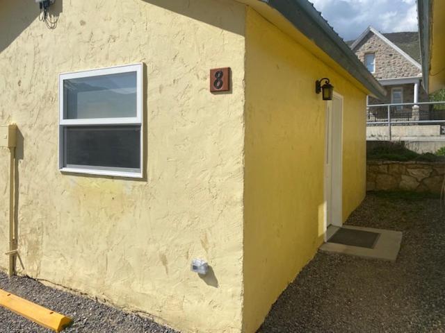 Yellowstone Riverside Cottages Gardiner Exterior photo