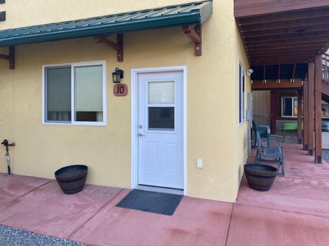 Yellowstone Riverside Cottages Gardiner Exterior photo